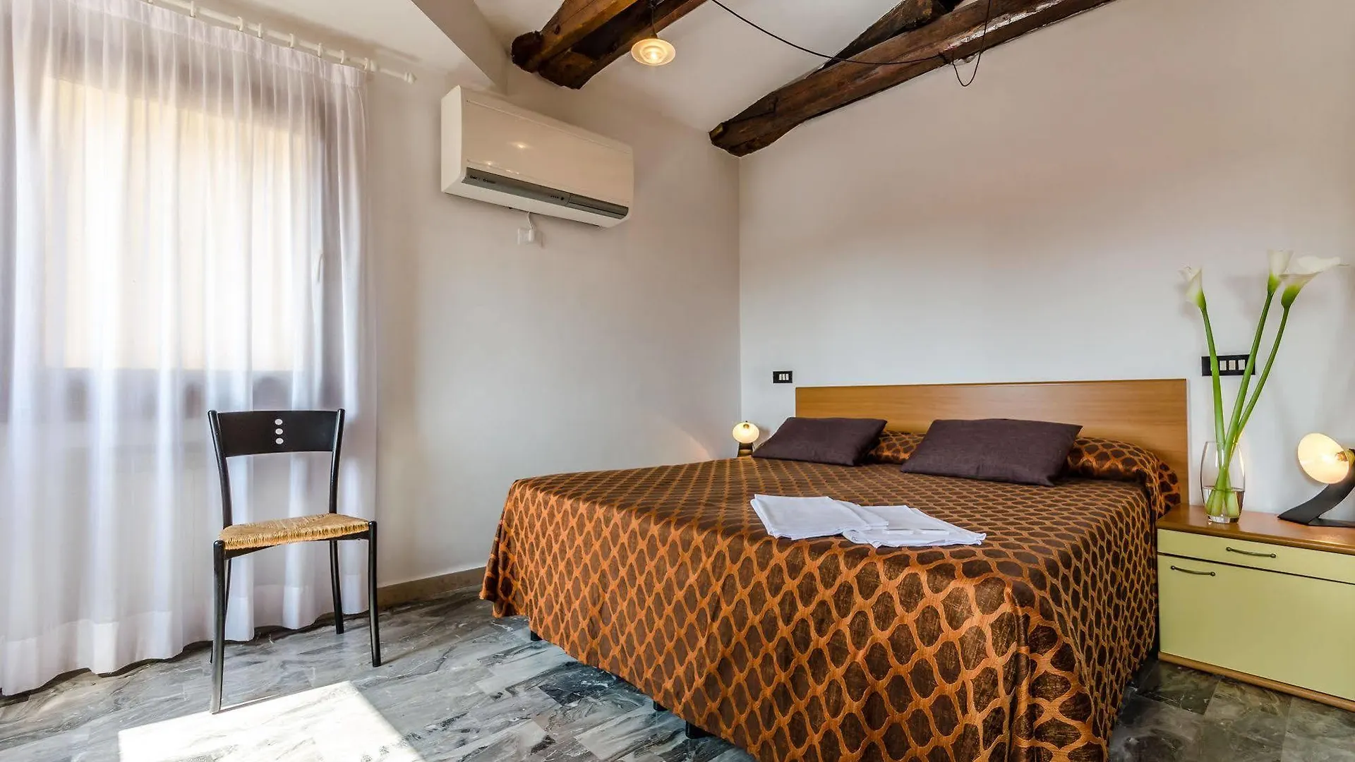 Venice Apartments